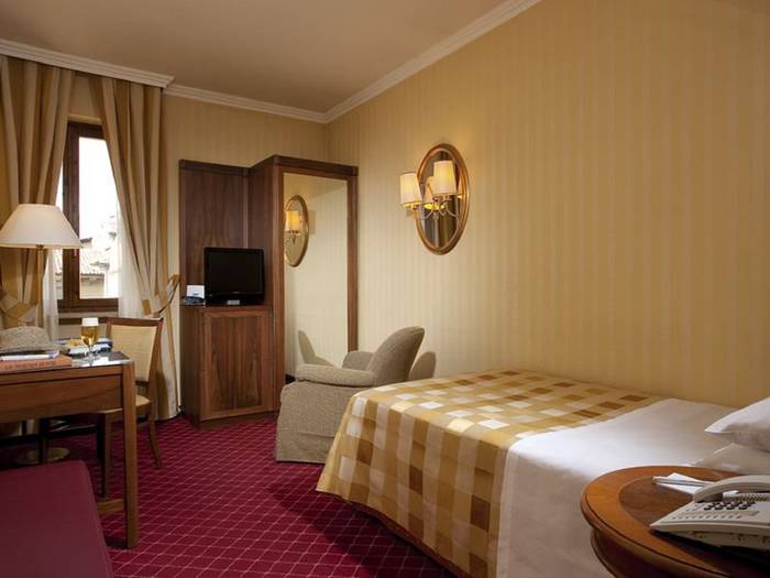 Single room hotel accademia**** verona Single room hotel accademia**** verona