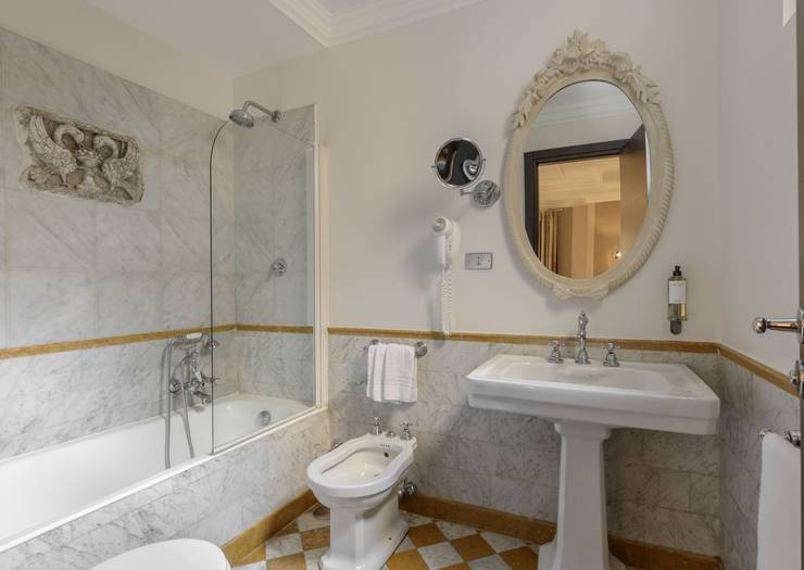 Camera standard tripla Hotel Royal Court**** ROMA Camera standard tripla Hotel Royal Court**** ROMA