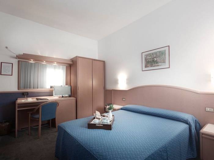 Superior room with double or twin beds Alfa Fiera Hotel**** VICENZA Superior room with double or twin beds Alfa Fiera Hotel**** VICENZA