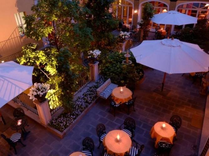 Outdoors Hotel Victoria**** TURIN