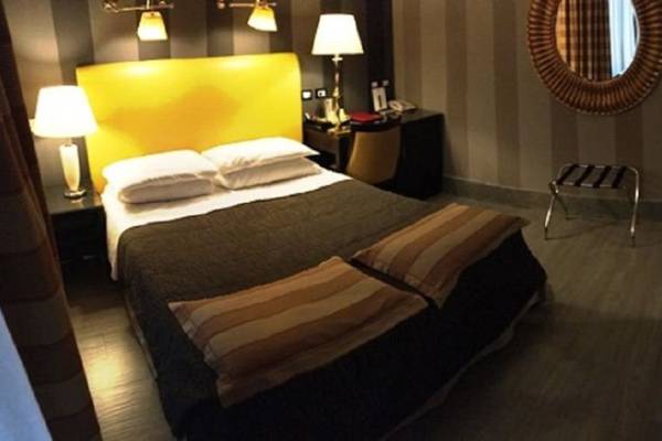 Camera superior tripla Hotel Panama Garden**** a ROMA