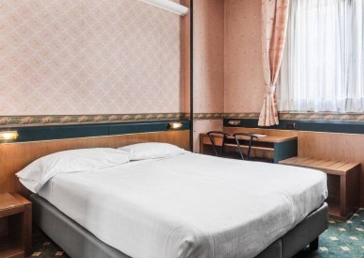 Economy double room Hotel Des Etrangers*** MILAN