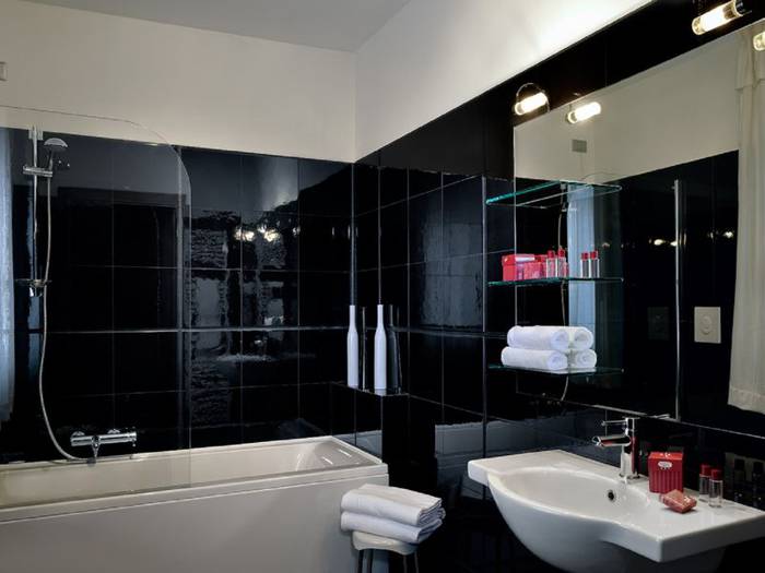 Single room hotel carlton*** ferrara Single room hotel carlton*** ferrara