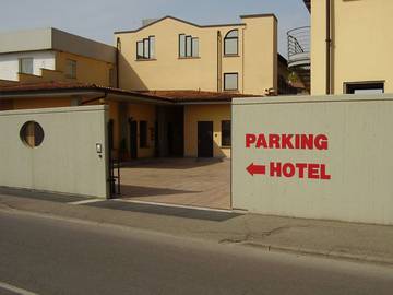 Parcheggio hotel ovest**** piacenza Parcheggio hotel ovest**** piacenza