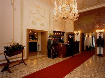 Ricezione hotel ala*** venezia Ricezione hotel ala*** venezia
