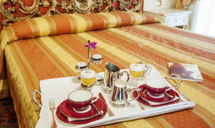 Classic standard double room regina palace hotel**** stresa-lago maggiore Classic standard double room regina palace hotel**** stresa-lago maggiore