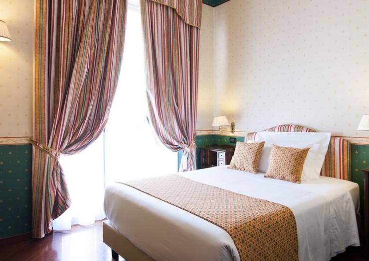 Classic queen singola con letto francese Hotel Victoria**** TORINO Classic queen singola con letto francese Hotel Victoria**** TORINO