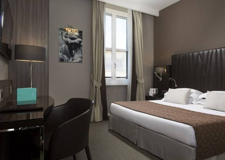 Comfort double room Hotel Artemide**** ROME