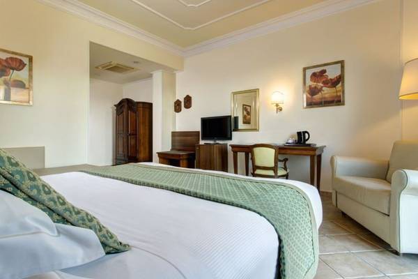 Executive double room Hotel Athena**** in SIENA