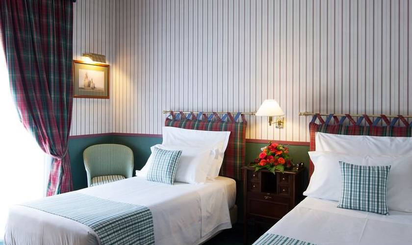 Camera deluxe a due letti Hotel Victoria**** TORINO Camera deluxe a due letti Hotel Victoria**** TORINO
