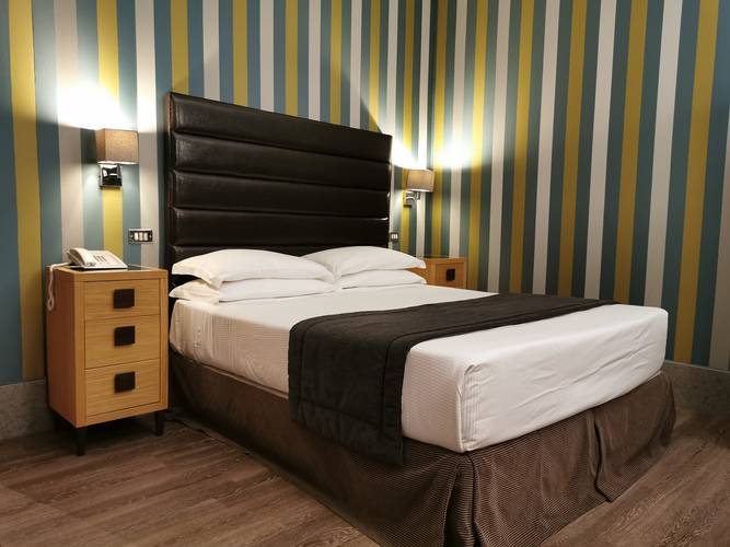 Standard double room Hotel Royal Court**** ROME Standard double room Hotel Royal Court**** ROME