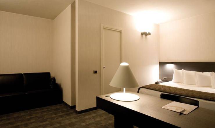 Standard double room hotel ovest**** piacenza Standard double room hotel ovest**** piacenza