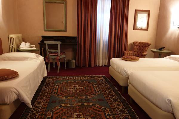 Classic triple room Hotel Boccaccio**** in PISA-CALCINAIA