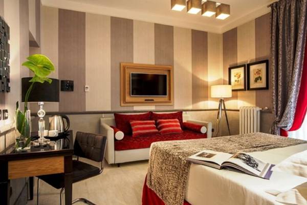 Deluxe triple room Hotel Royal Court**** in ROME