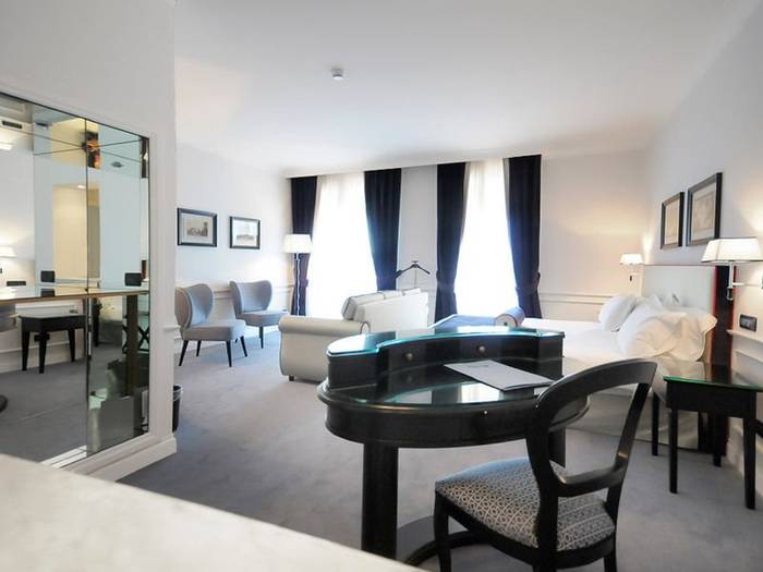Executive superior room Grand Hotel Oriente**** NAPLES Executive superior room Grand Hotel Oriente**** NAPLES