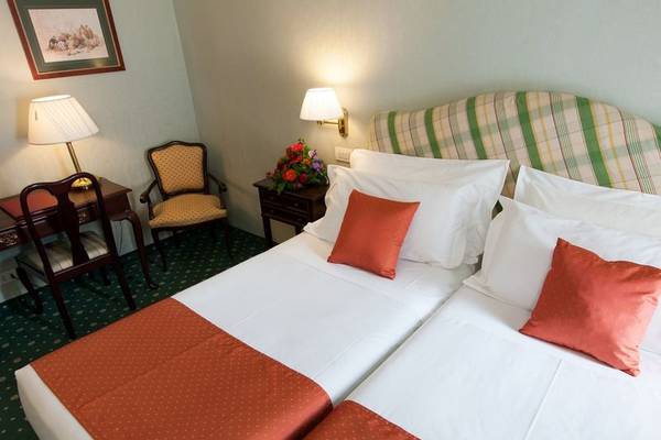 Classic twin room Hotel Victoria**** in TURIN