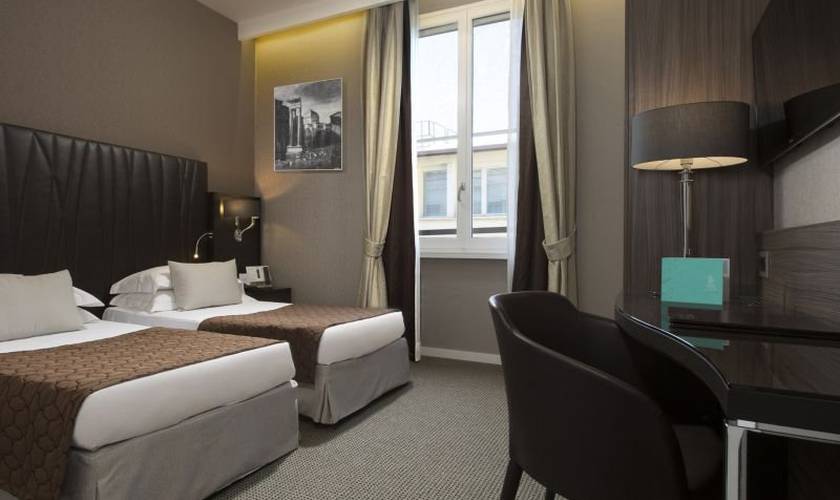 Comfort twin room Hotel Artemide**** ROME
