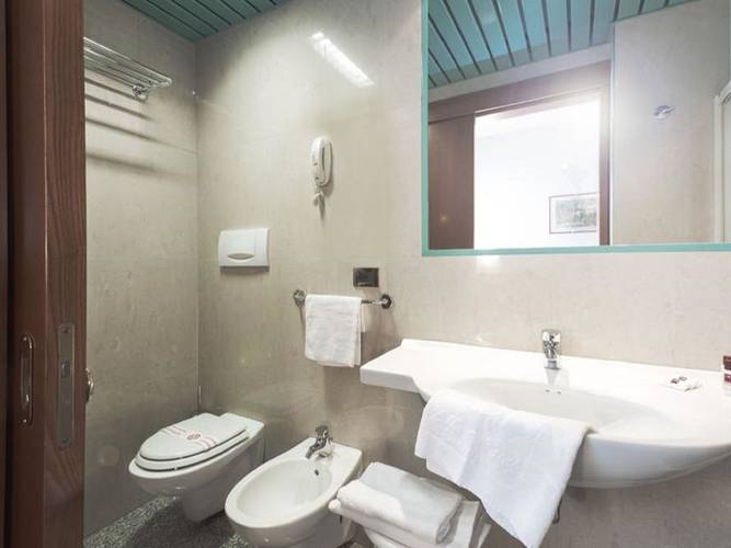 Bathroom Alfa Fiera Hotel**** VICENZA