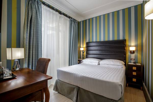 Camera superior matrimoniale Hotel Royal Court**** a ROMA