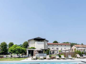 Outdoor pool hotel il corazziere**** como-merone Outdoor pool hotel il corazziere**** como-merone