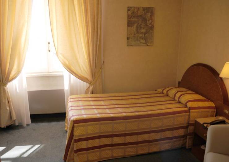 Standard single room Hotel Excelsior San Marco**** BERGAMO Standard single room Hotel Excelsior San Marco**** BERGAMO