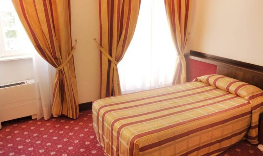 Camera standard singola Hotel Excelsior San Marco**** BERGAMO Camera standard singola Hotel Excelsior San Marco**** BERGAMO