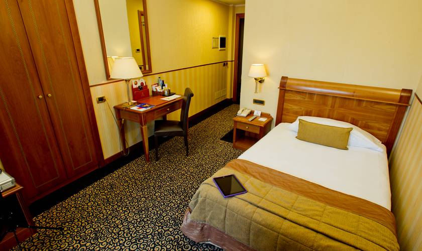 Classic single room Hotel Dei Cavalieri Caserta**** CASERTA Classic single room Hotel Dei Cavalieri Caserta**** CASERTA