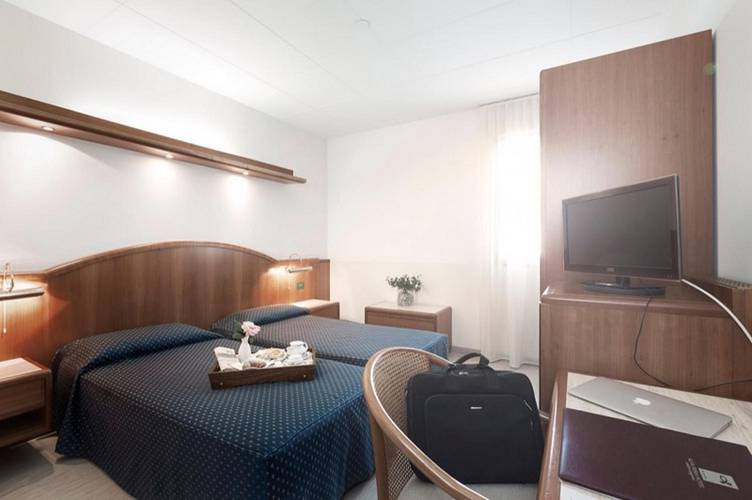 Classic double or twin room: Alfa Fiera Hotel**** VICENZA Classic double or twin room: Alfa Fiera Hotel**** VICENZA