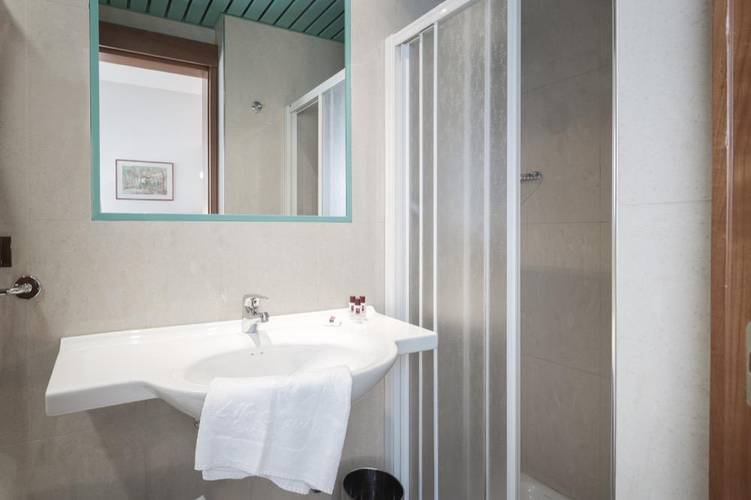 Classic double or twin room: Alfa Fiera Hotel**** VICENZA Classic double or twin room: Alfa Fiera Hotel**** VICENZA