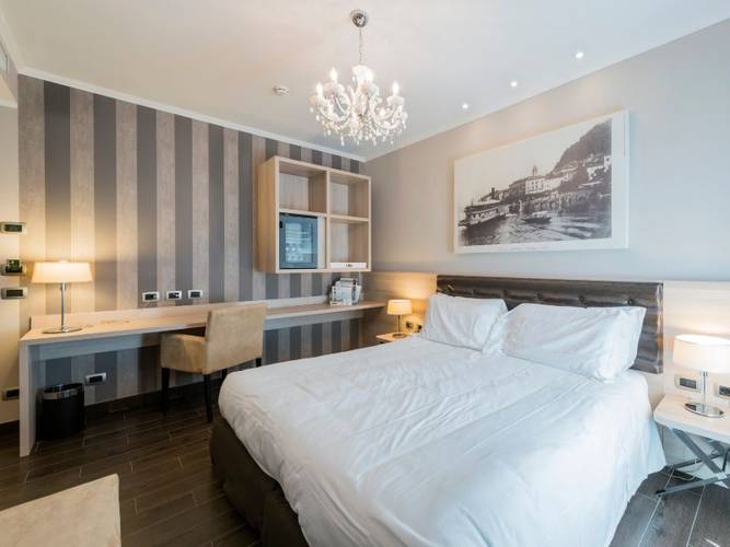 Superior double or twin room hotel il corazziere**** como-merone Superior double or twin room hotel il corazziere**** como-merone