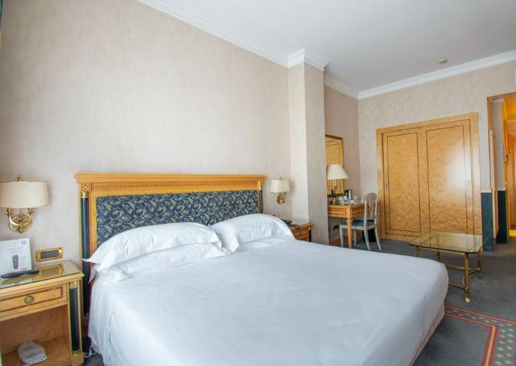 Deluxe double room Hotel Excelsior San Marco**** BERGAMO Deluxe double room Hotel Excelsior San Marco**** BERGAMO