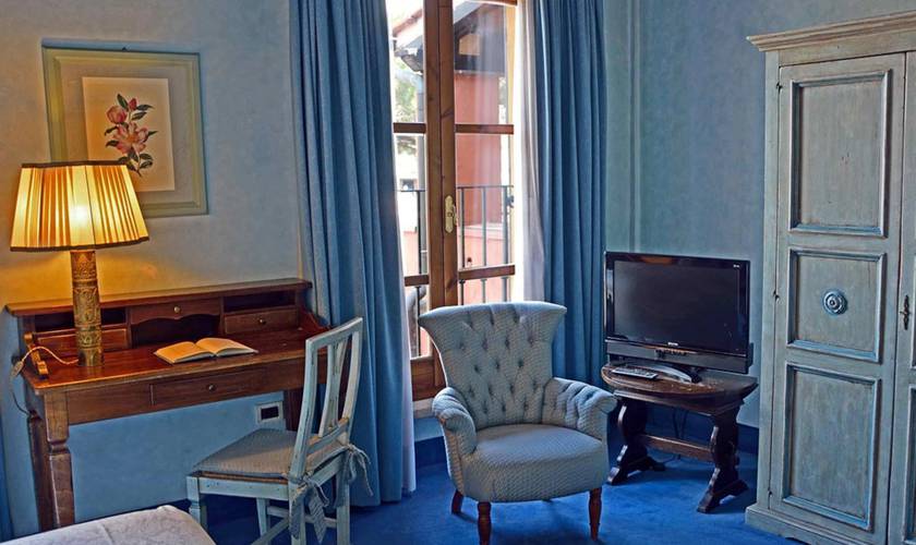 Classic room eith double or twin beds Hotel Boccaccio**** PISA-CALCINAIA Classic room eith double or twin beds Hotel Boccaccio**** PISA-CALCINAIA