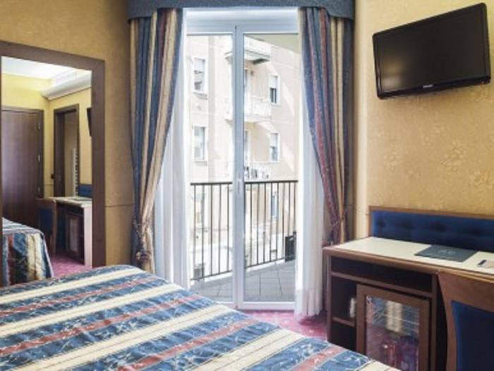 Superior double room hotel des etrangers*** milan Superior double room hotel des etrangers*** milan