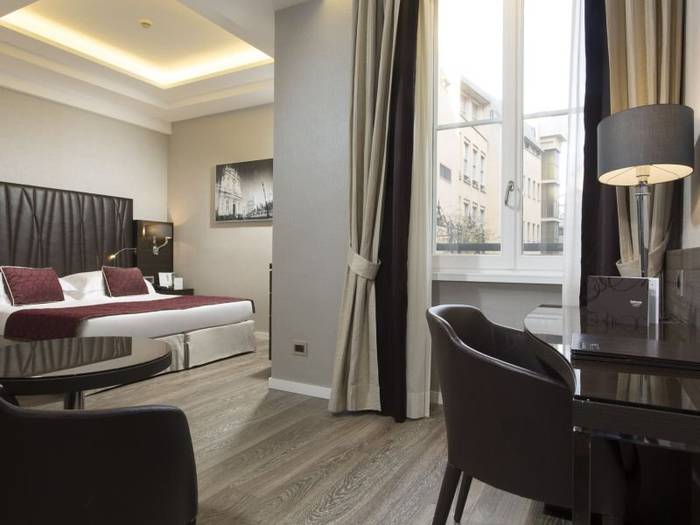 Deluxe double room hotel artemide**** rome Deluxe double room hotel artemide**** rome