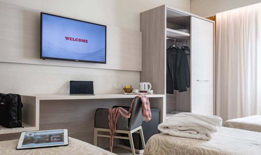 Superior triple room Alfa Fiera Hotel**** VICENZA Superior triple room Alfa Fiera Hotel**** VICENZA