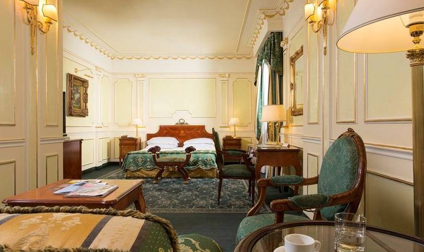 Superior double room Grand Hotel Vanvitelli**** CASERTA
