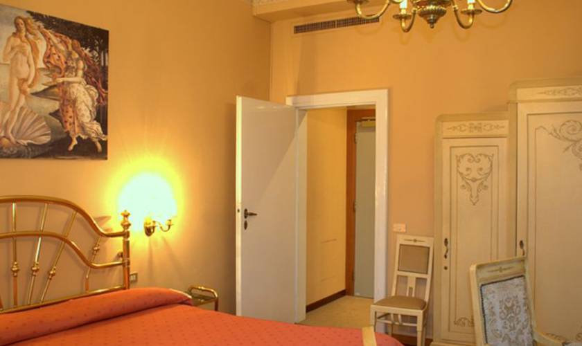 Superior double room Hotel Metropole & Suisse Au Lac**** COMO