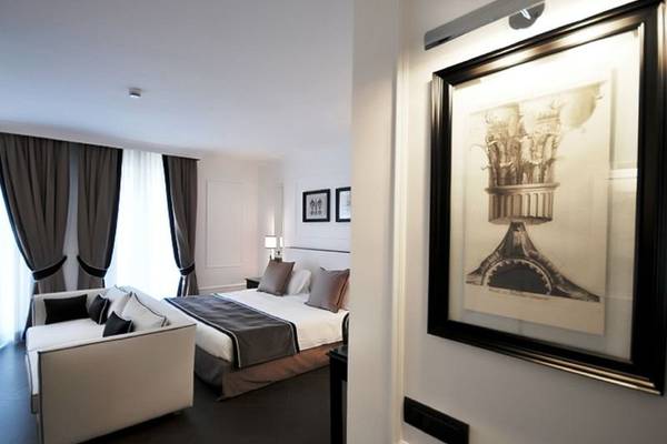 Executive superior room Grand Hotel Oriente**** in NAPLES