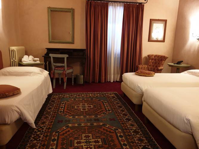 Classic triple room hotel boccaccio**** pisa-calcinaia Classic triple room hotel boccaccio**** pisa-calcinaia
