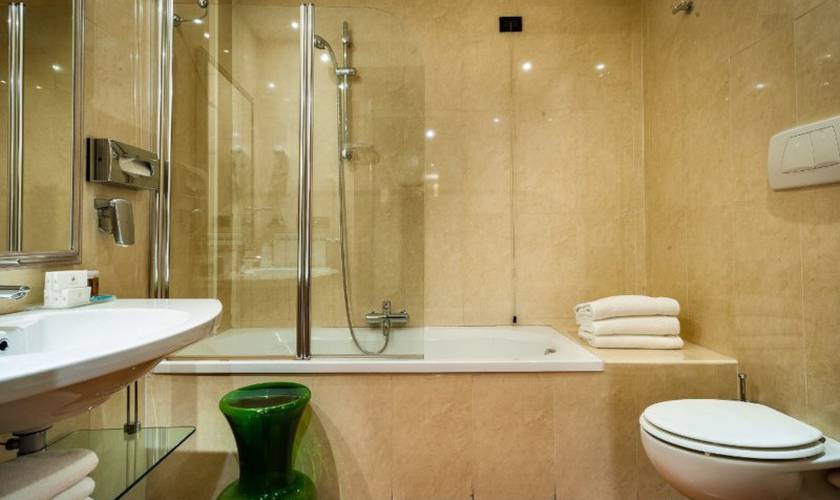 Family room Hotel Dei Cavalieri Caserta**** CASERTA Family room Hotel Dei Cavalieri Caserta**** CASERTA