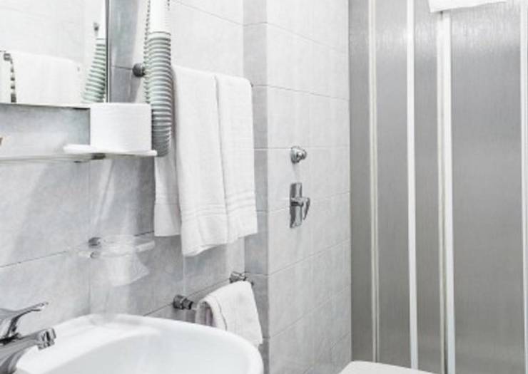 Economy single room Hotel Des Etrangers*** MILAN Economy single room Hotel Des Etrangers*** MILAN
