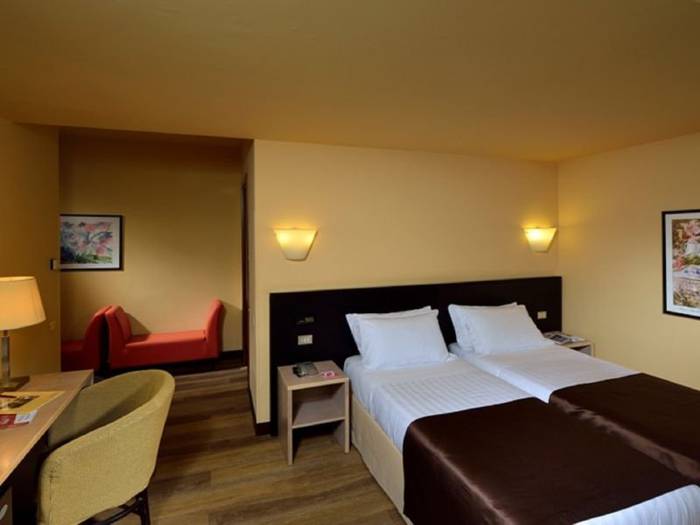 Twin room hotel carlton*** ferrara Twin room hotel carlton*** ferrara