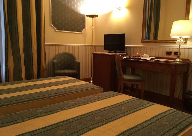 Classic double room for single use Andreola Central Hotel**** MILAN Classic double room for single use Andreola Central Hotel**** MILAN