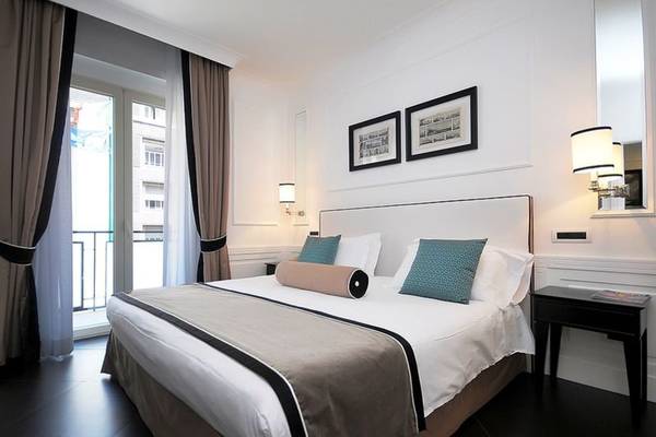 Executive double room Grand Hotel Oriente**** in NAPLES