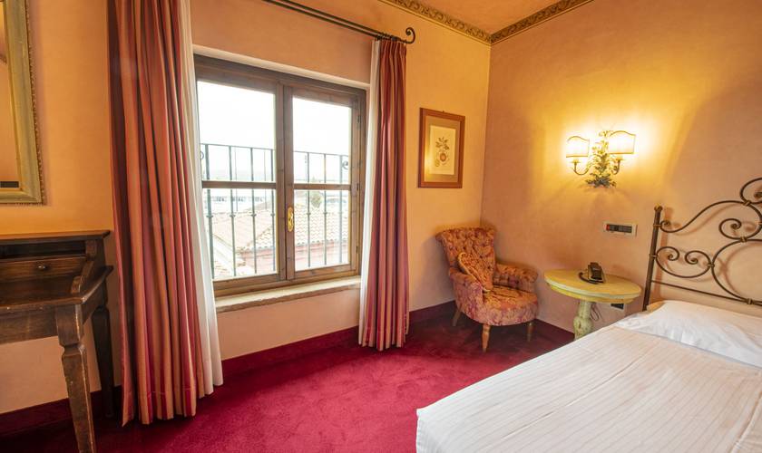 Classic triple room Hotel Boccaccio**** PISA-CALCINAIA Classic triple room Hotel Boccaccio**** PISA-CALCINAIA