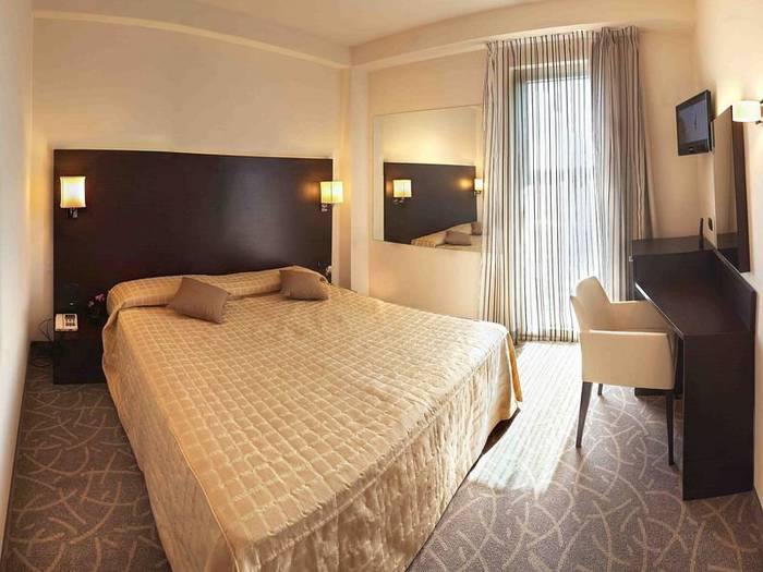Classic double or twin bonotto hotel & apartments*** desenzano del garda Classic double or twin bonotto hotel & apartments*** desenzano del garda