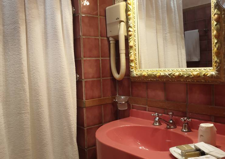 Classic room eith double or twin beds Hotel Boccaccio**** PISA-CALCINAIA Classic room eith double or twin beds Hotel Boccaccio**** PISA-CALCINAIA