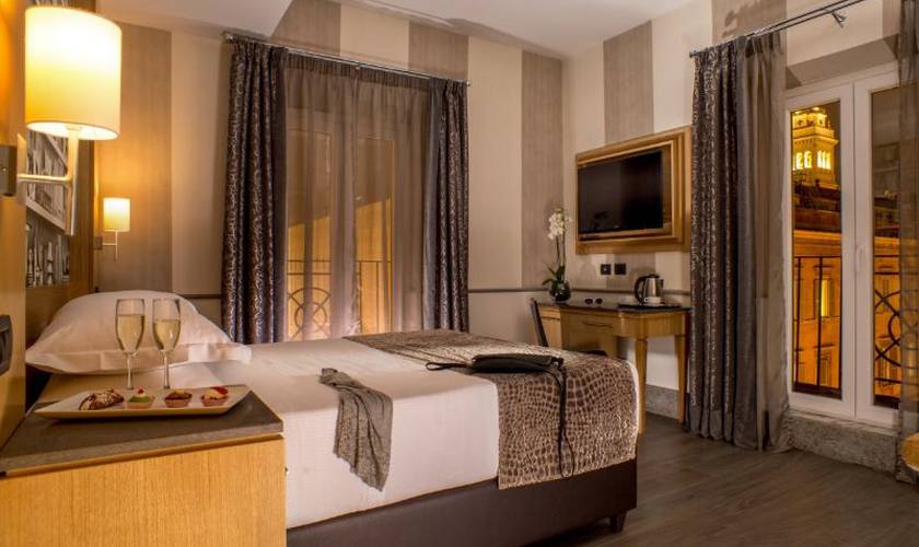 Deluxe double room Hotel Royal Court**** ROME Deluxe double room Hotel Royal Court**** ROME