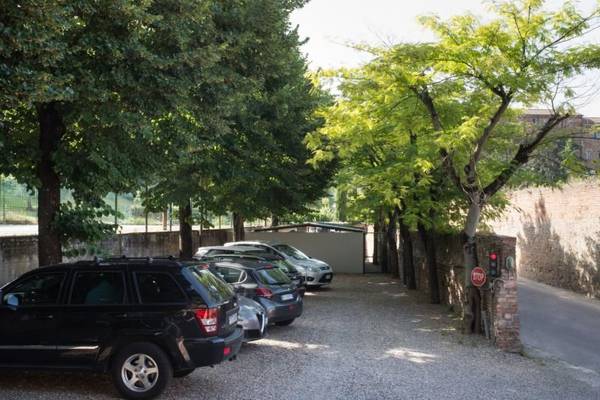 Parcheggio Hotel Athena**** SIENA Parcheggio Hotel Athena**** SIENA
