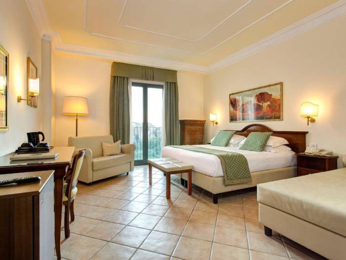 Executive double room Hotel Athena**** SIENA Executive double room Hotel Athena**** SIENA